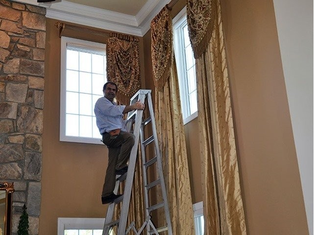 Hunter Douglas Dealer Image